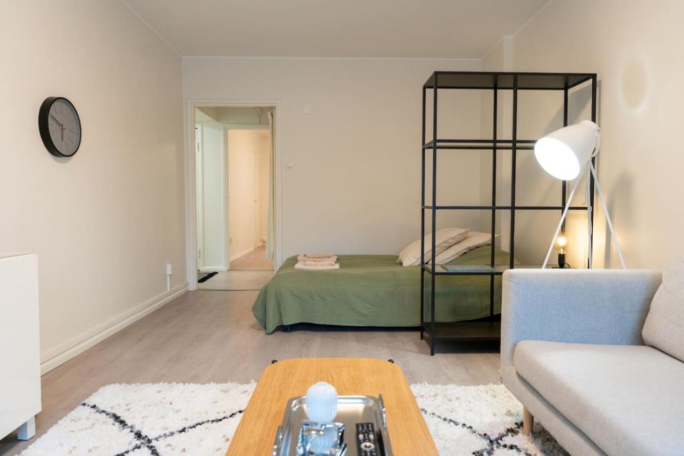 Bright, Lush And Comfortable In Kallio Huoneisto *
