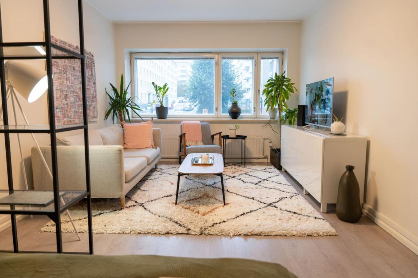 Bright, Lush And Comfortable In Kallio * Helsinki
